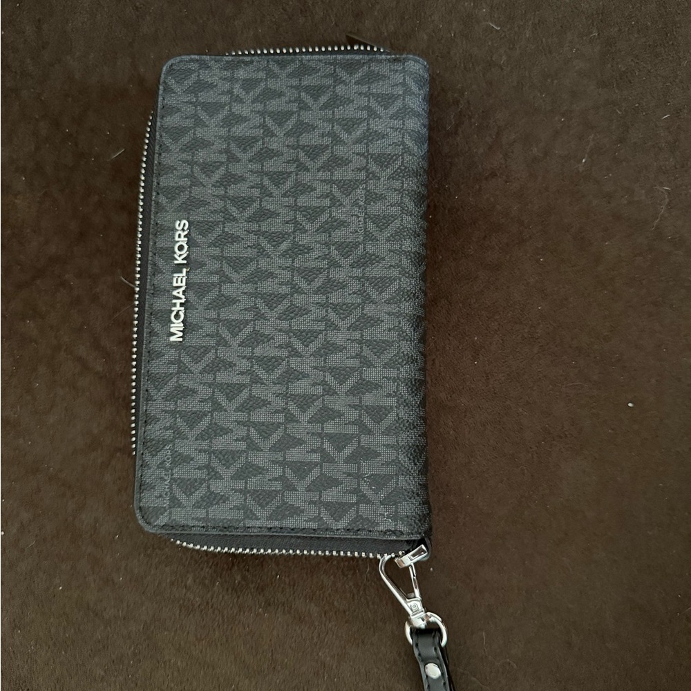 Michael Kors Charcoal Patterned Zip Wallet